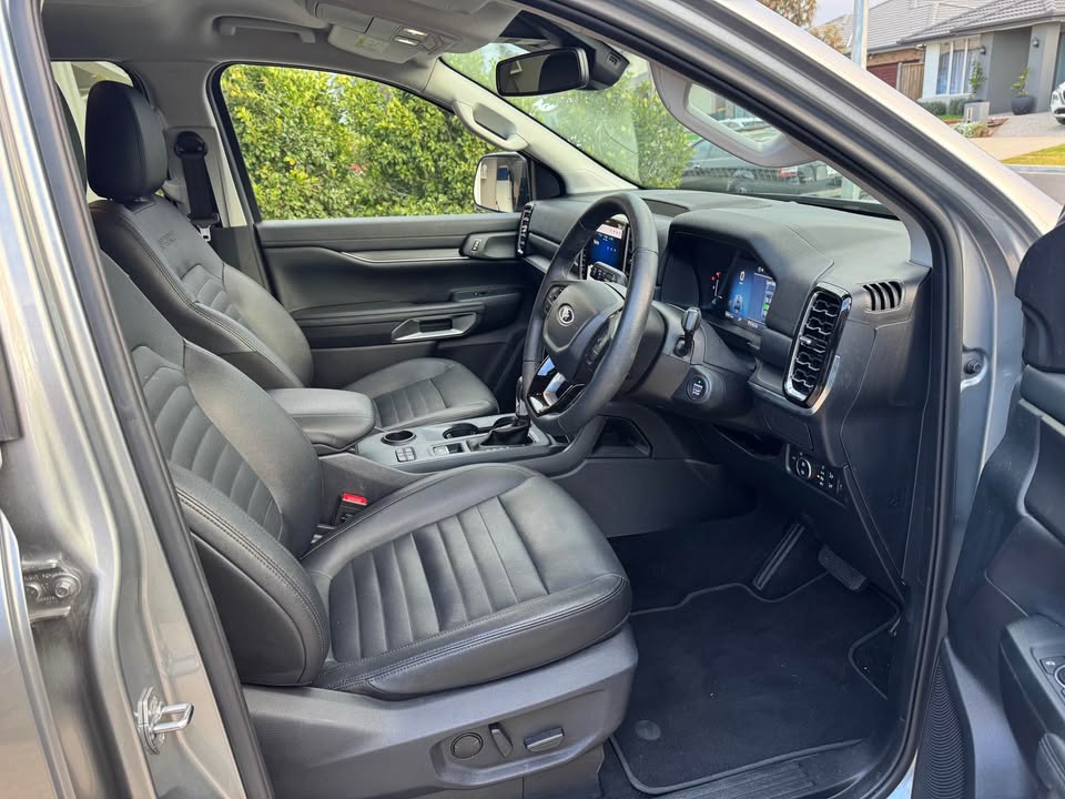 2024 Ford Everest photo 3