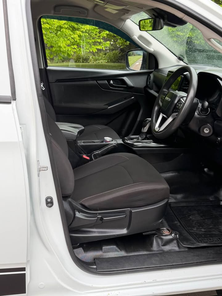 2022 Isuzu D-Max photo 3