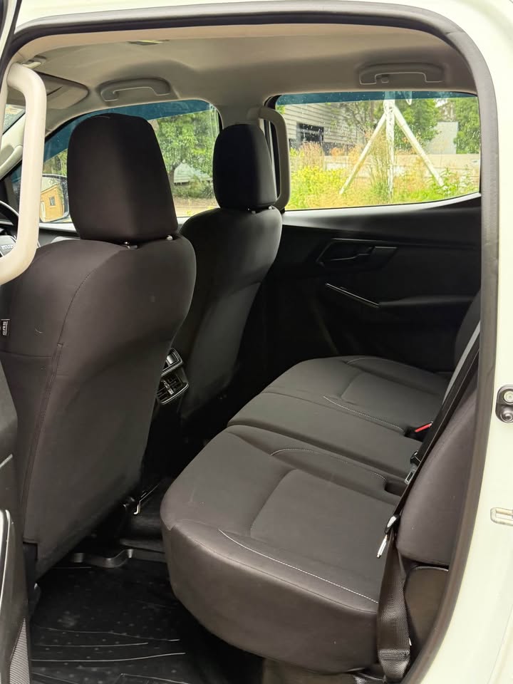 2022 Isuzu D-Max photo 4