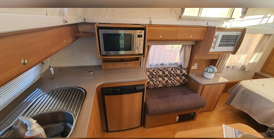 2010 Jayco Discovery photo 3