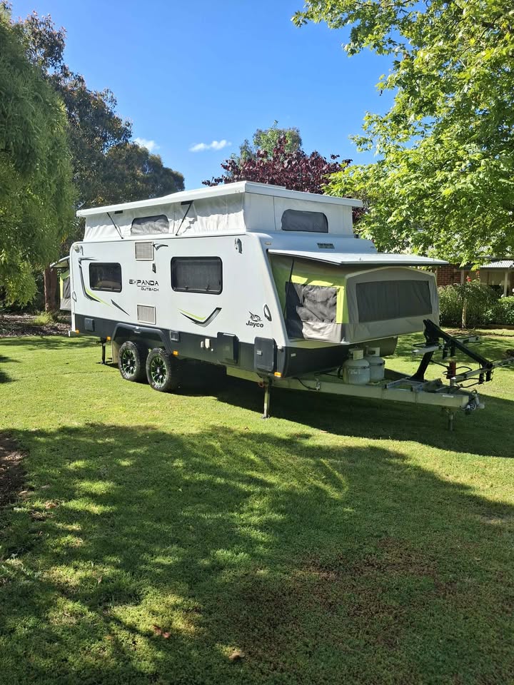 2017 Jayco Expanda photo 1