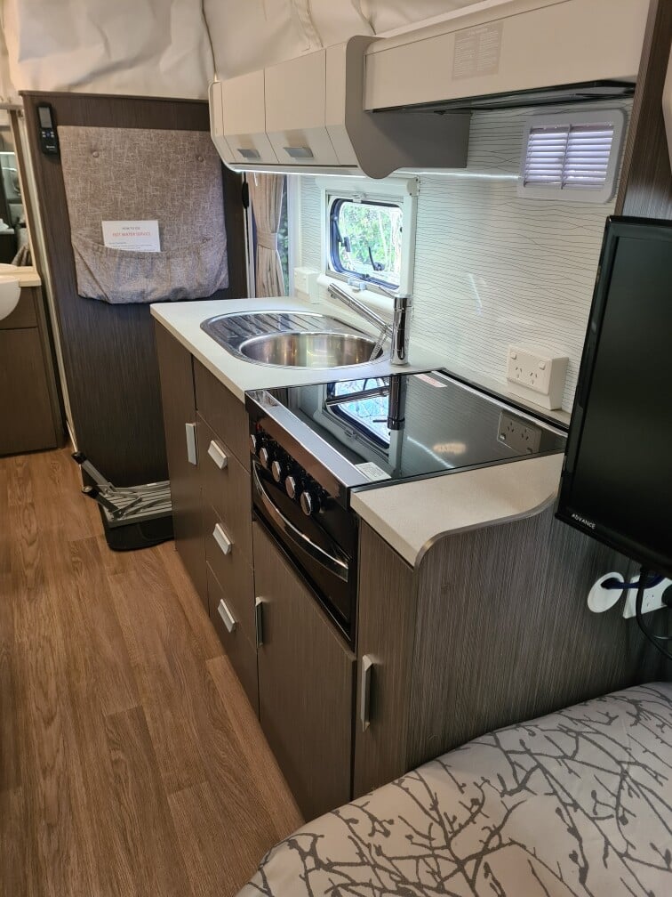 2018 Jayco Journey Poptop photo 3