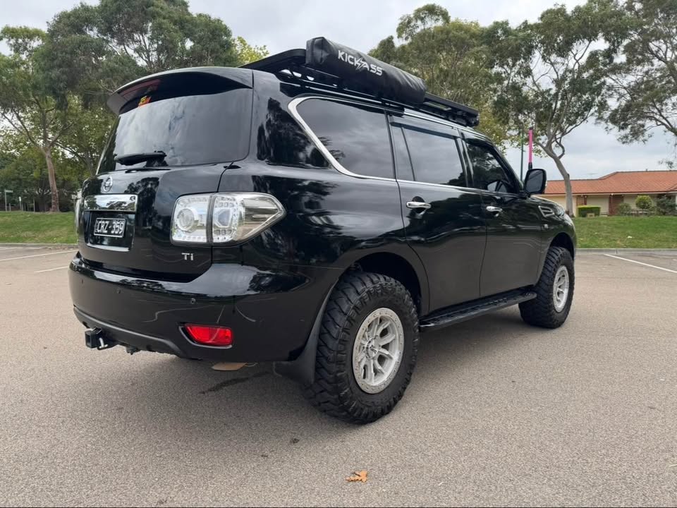 2018 Nissan Patrol photo 2
