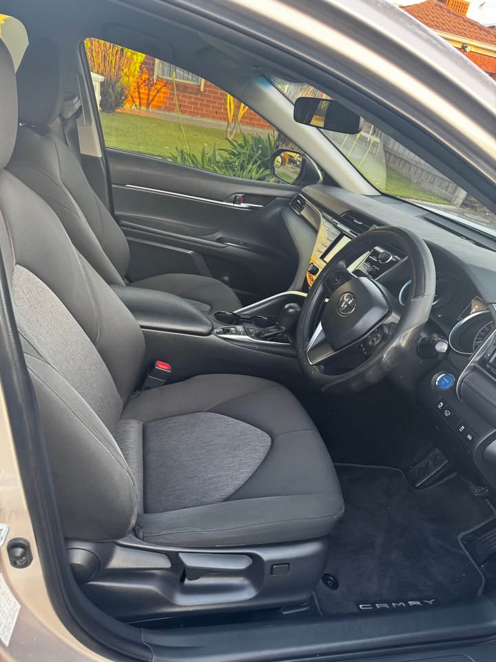 2020 Toyota Camry photo 3